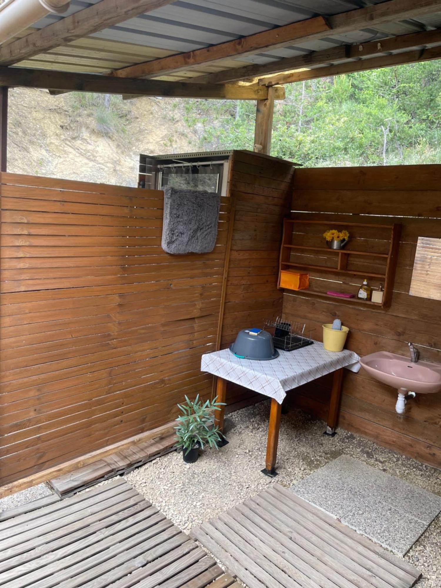 Caravanes De Provence Aiglun  Exteriör bild